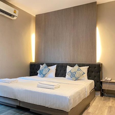 Tara Park Resotel Rangsit Esterno foto