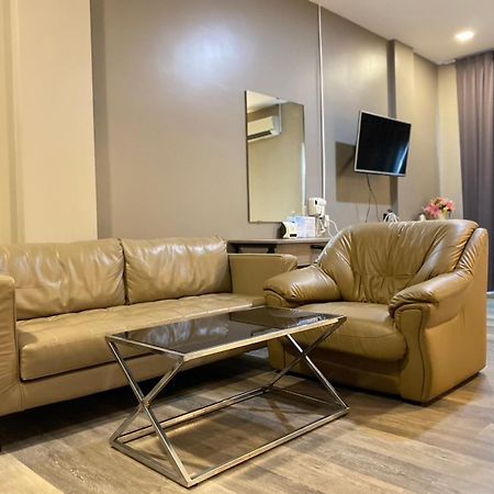 Tara Park Resotel Rangsit Esterno foto