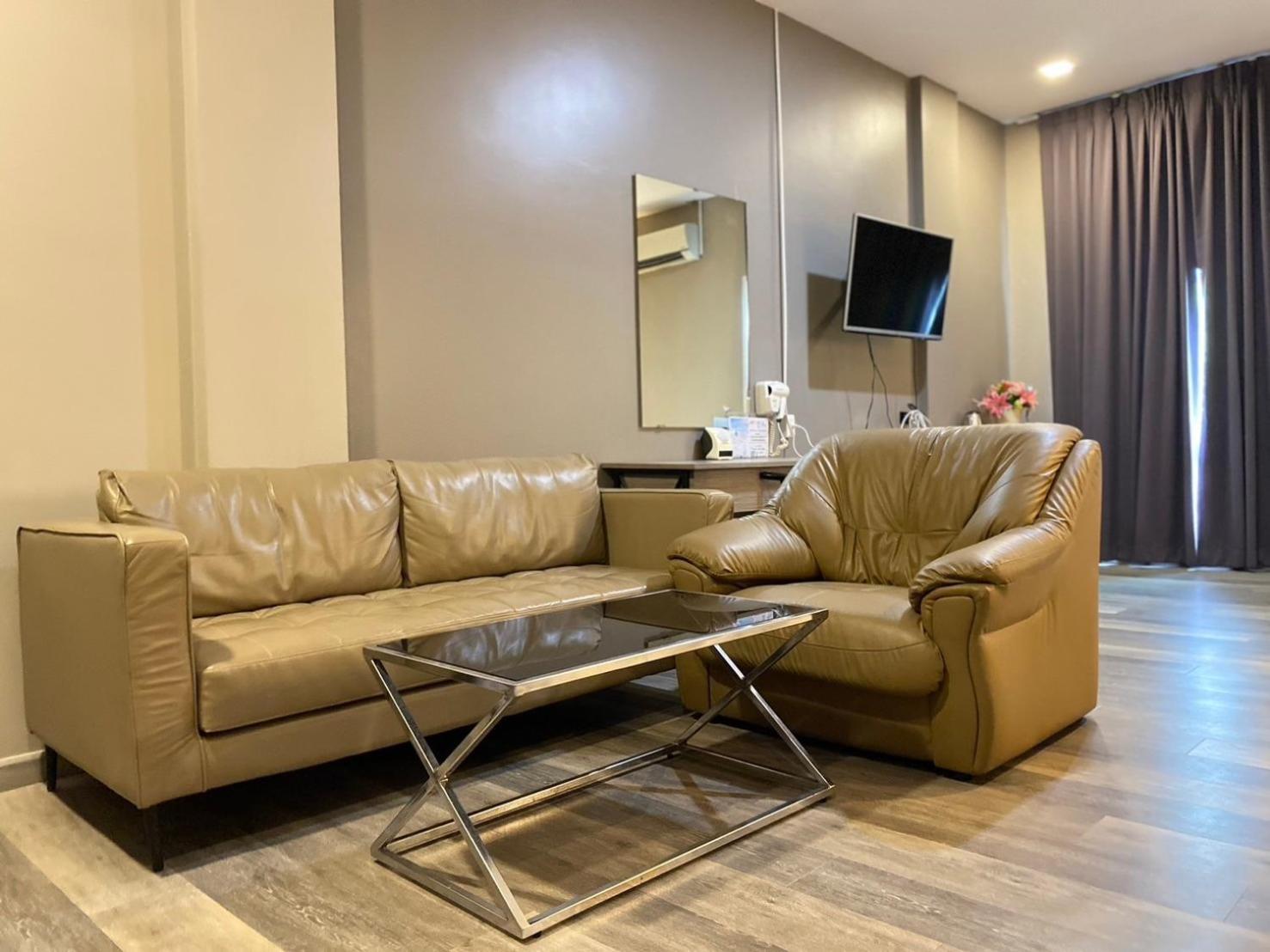 Tara Park Resotel Rangsit Esterno foto