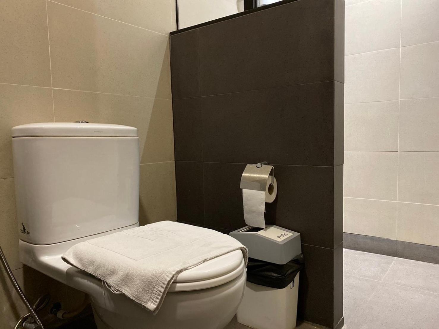Tara Park Resotel Rangsit Esterno foto