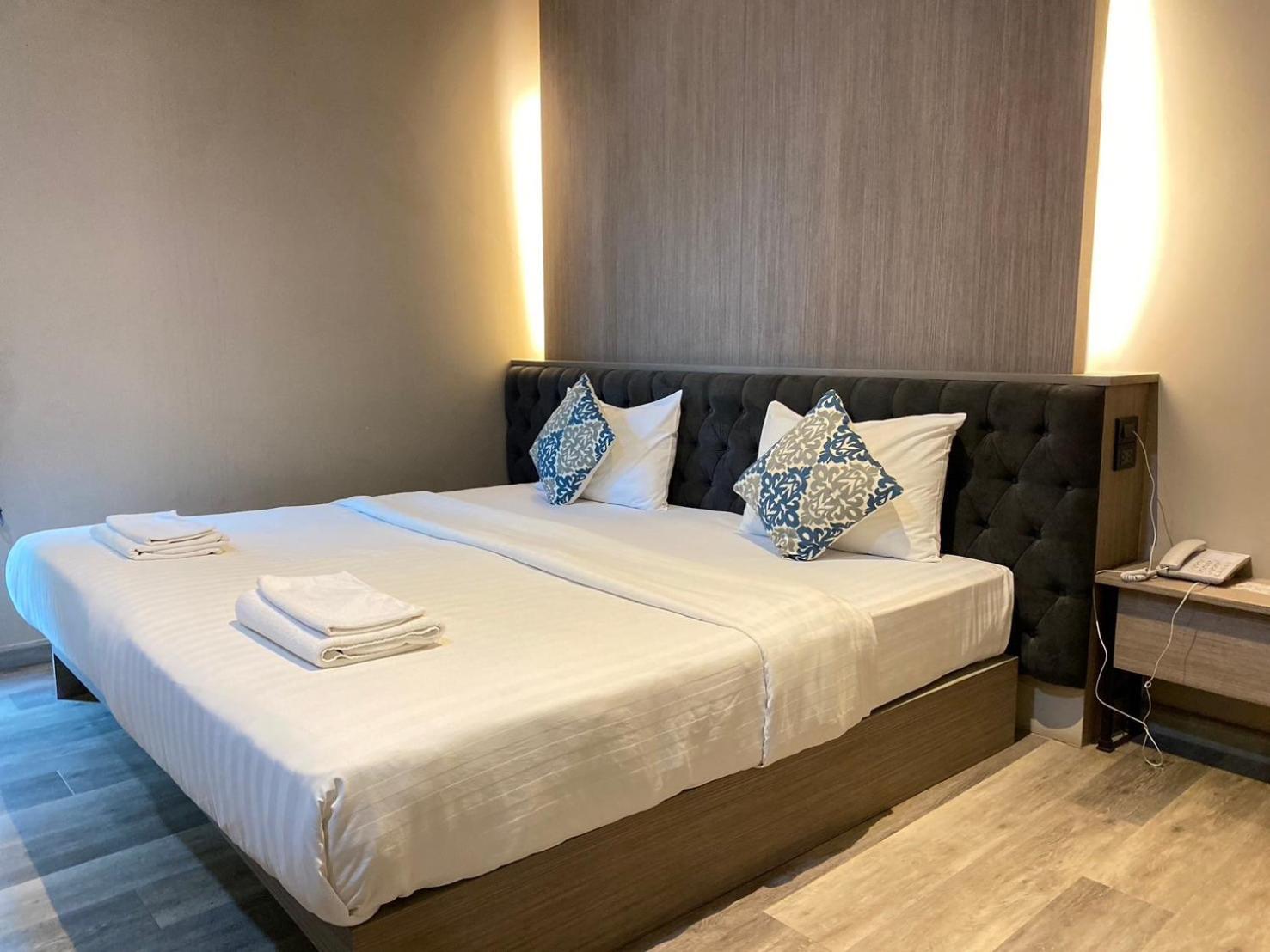 Tara Park Resotel Rangsit Esterno foto
