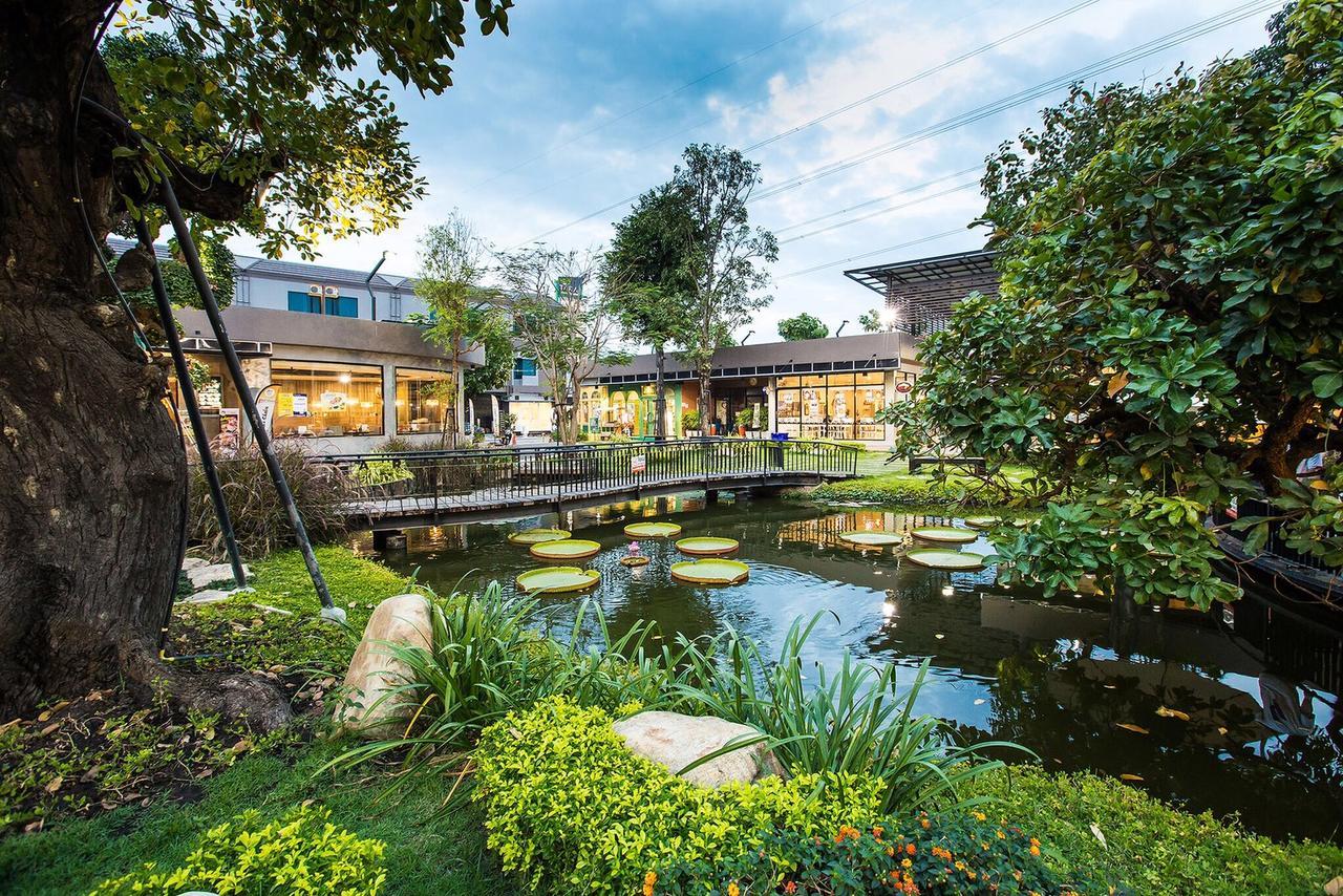 Tara Park Resotel Rangsit Esterno foto