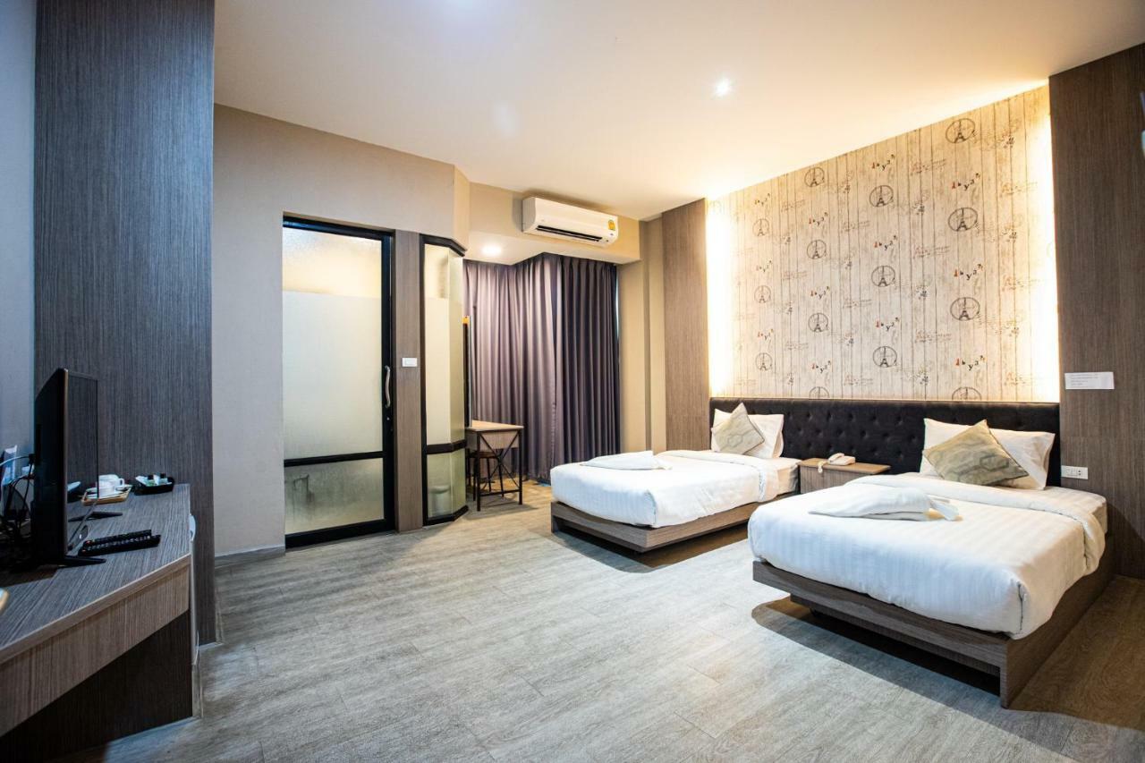 Tara Park Resotel Rangsit Esterno foto