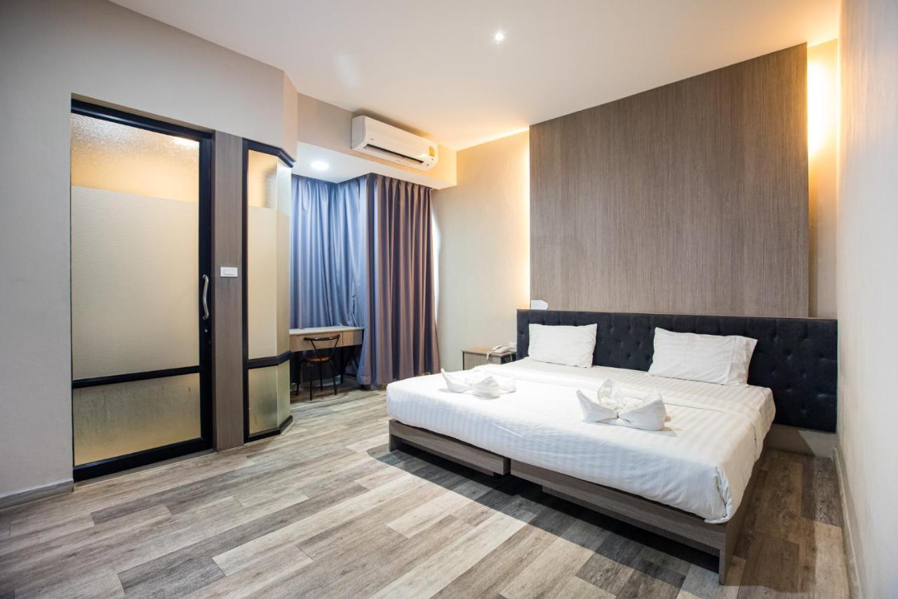 Tara Park Resotel Rangsit Esterno foto